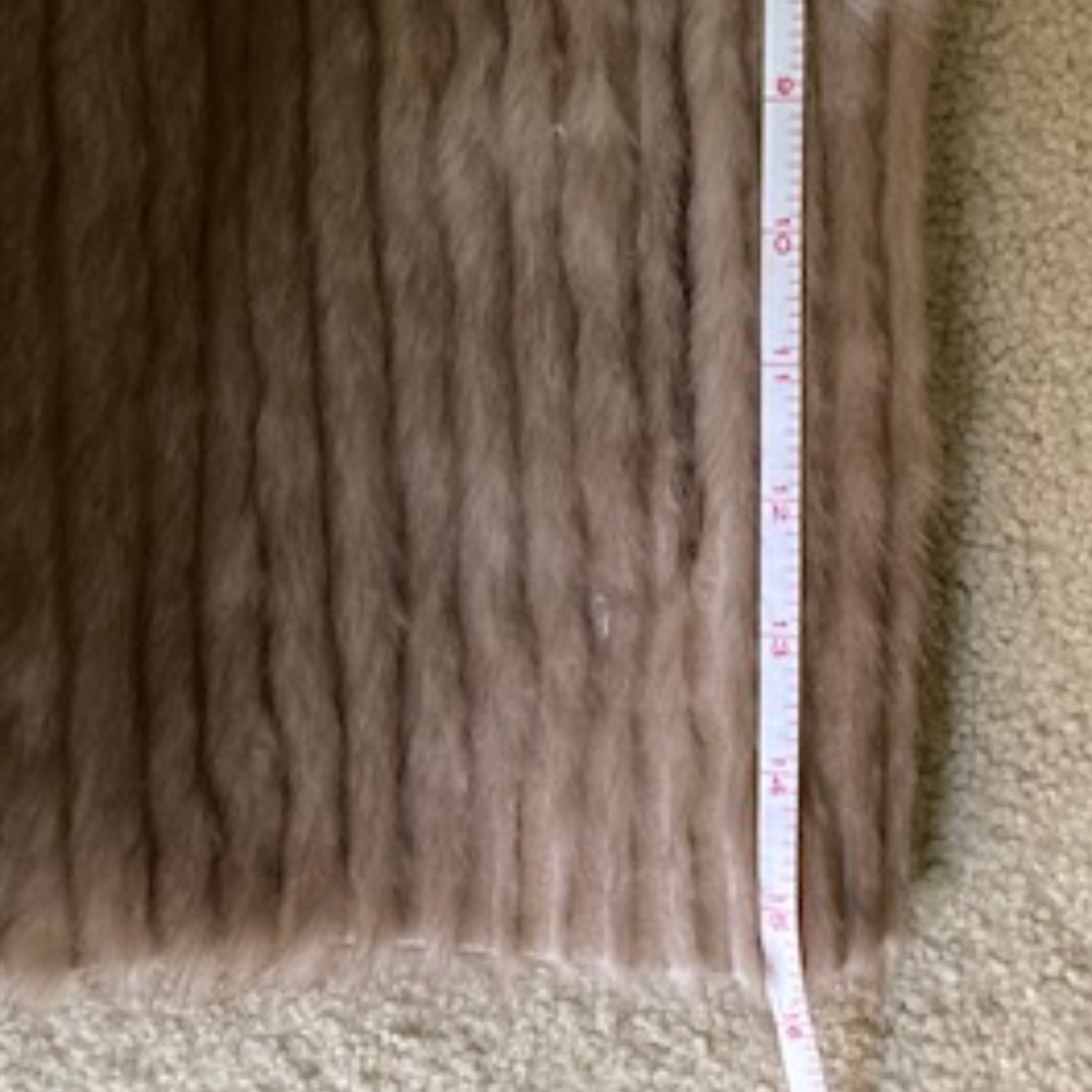 Natural Mink Coat With Fox Trim - Picture 7 of 9